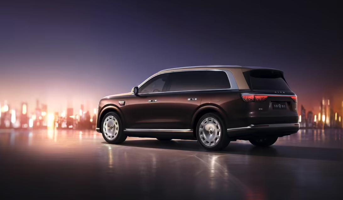 全新一代问界M9官图发布 何刚剧透6激光雷达+全主动智能底盘黑科技